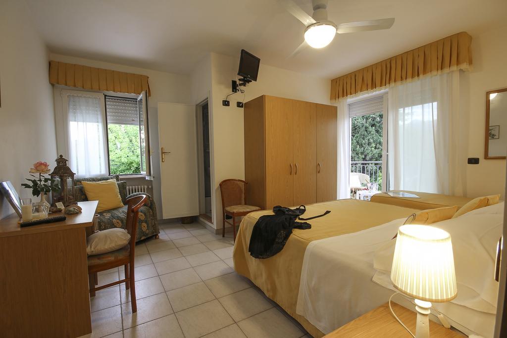 Hotel Miramare 포르데데이마르미 객실 사진