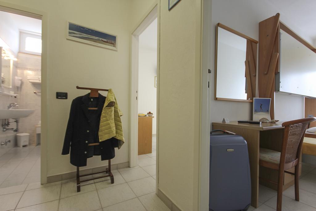 Hotel Miramare 포르데데이마르미 외부 사진