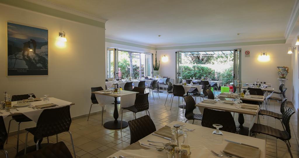 Hotel Miramare 포르데데이마르미 외부 사진